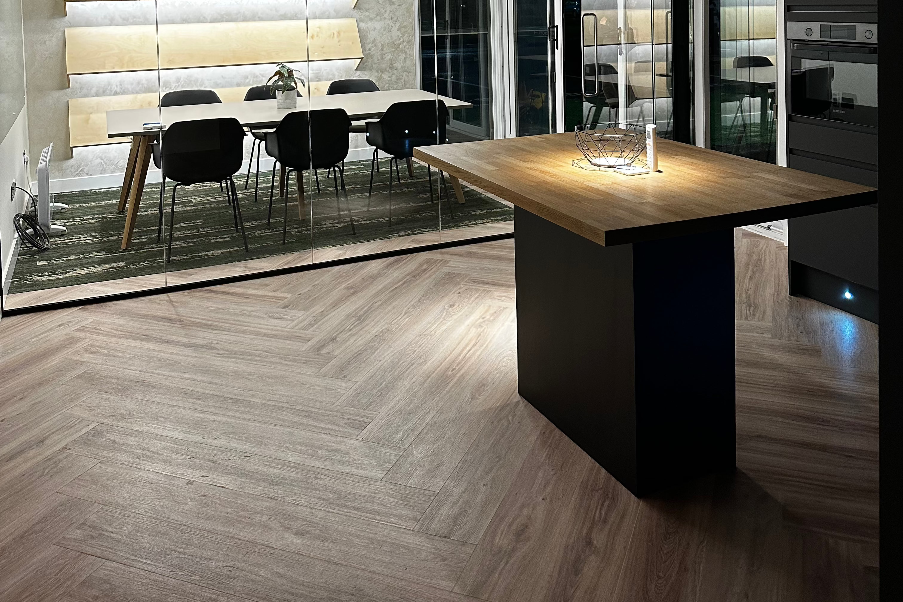 FLOORING IN THE OFFICE